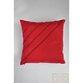Kocka díszpárnahuzat - Piros, dekoratív csíkokkal