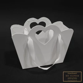Fehér táska díszdoboz szíves füllel
